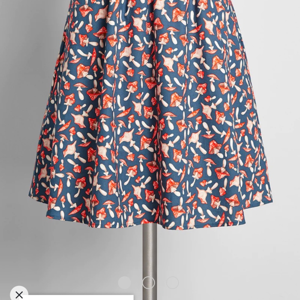 Retrolicious shroomy swing skirt S